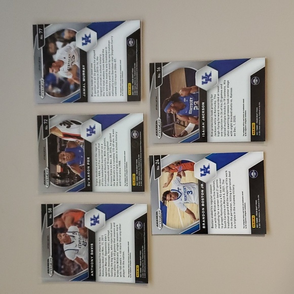 4 - Cracked Ice and 1 - Silver Prizm University of Kentucky Cards - Picture 2 of 2